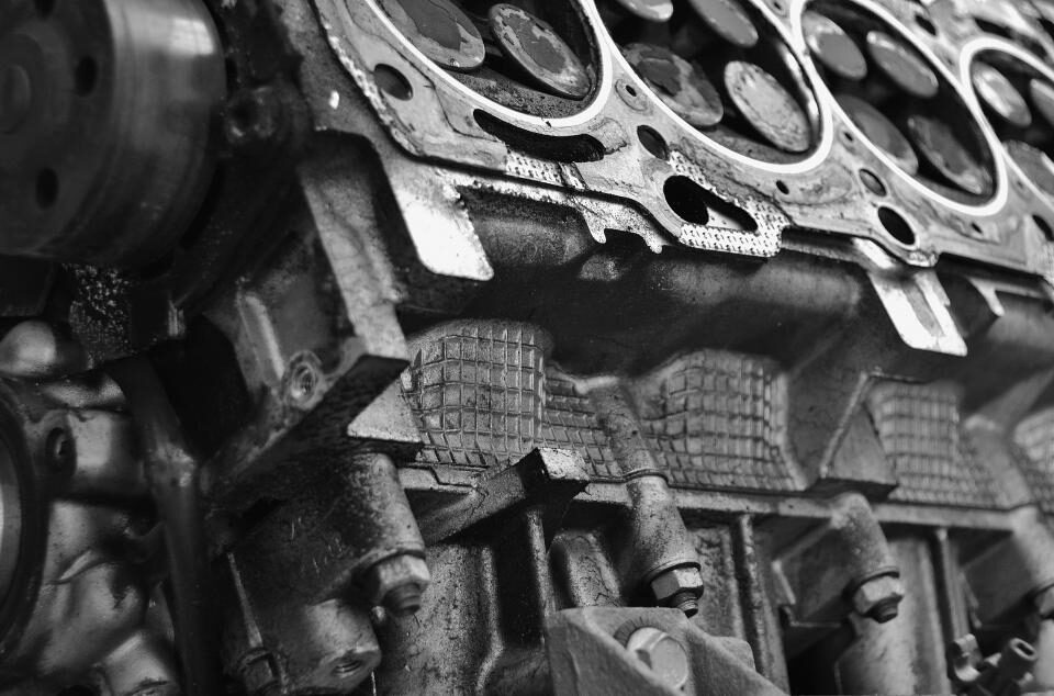 Rouages serrés d'un mécanisme ancien